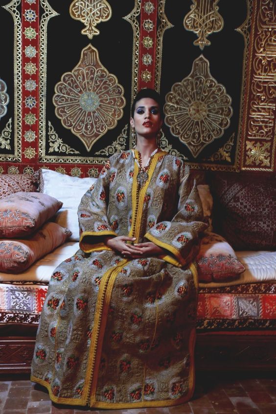 Le caftan revisité : nouvelles interprétations et tendances contemporaines